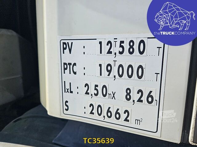 Véhicule de collecte des déchets Scania P 270