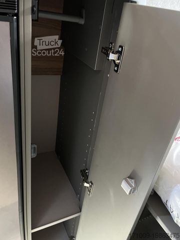 Autocaravana HYMER/ERIBA Grand Canyon S 700 4x4 Premium Autarkie Winter