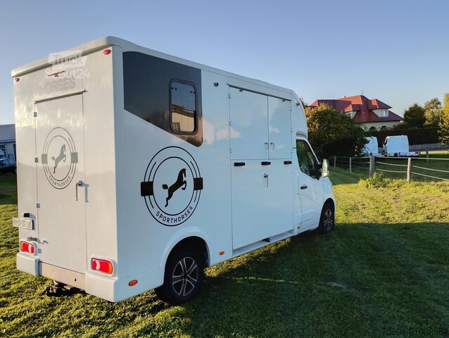 Viehtransporter Renault Master Pferdetransporter Nuyts