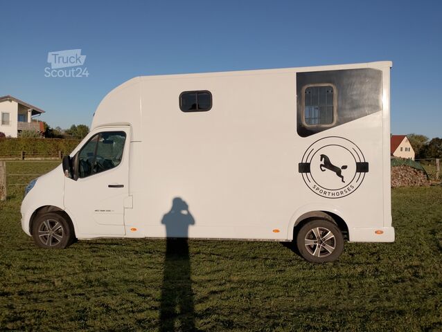 Viehtransporter Renault Master Pferdetransporter Nuyts