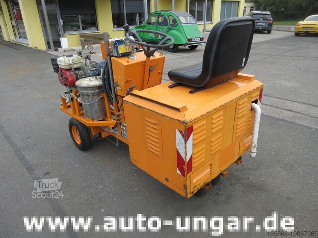 Machine de marquage routier Graco LineLazer II 5900  auf Zindel VarioZet 3