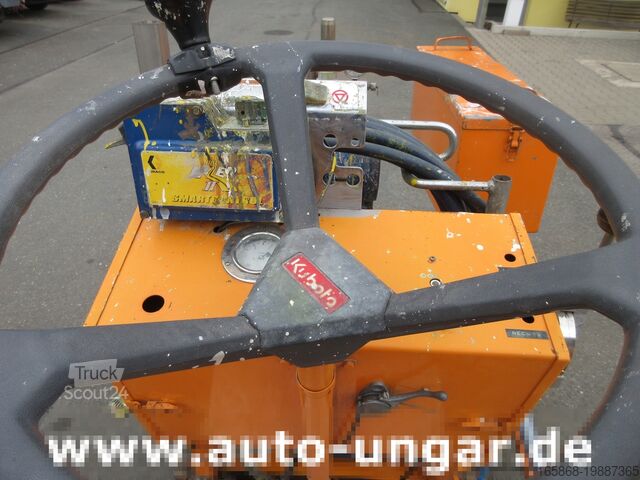 Machine de marquage routier Graco LineLazer II 5900  auf Zindel VarioZet 3