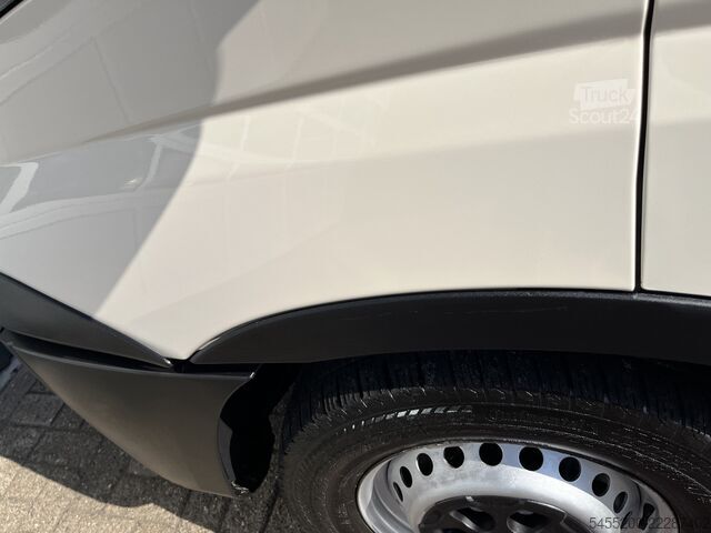 Навантажувальна платформа Iveco Daily 35S11D 2.3 345 Airco Trekhaak 3500kg trek...