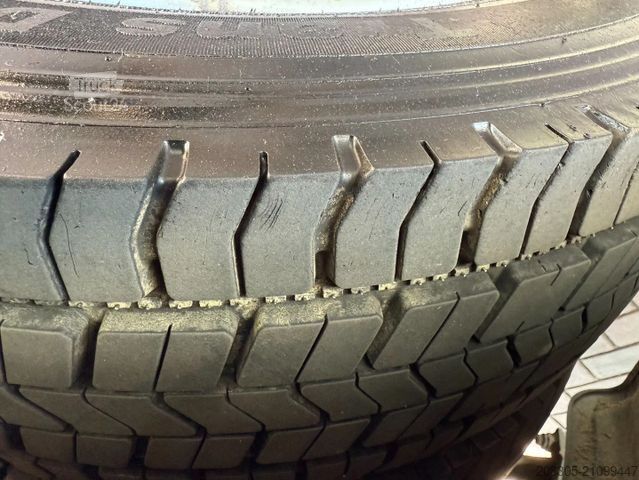 Koelwagen VOLVO FL FL210 4X2 Kuhlkoffer mit Carrier Supra 550 /