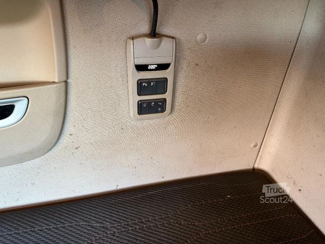 Standard trækkerunit DAF XF 530 XF530 6X2 FTG SSC / EURO6 D / RETARDER /