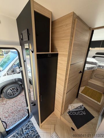 Half-integraal camper CHALLENGER 317 Graphite Edition Ford 2026 - 4.1t, AHK uvm.