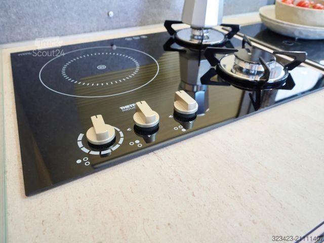 Autocaravana semi-integrada EURAMOBIL Xtura XT 686 EF Solar,Navi,Markise,Delta-Felgen