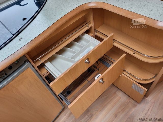 Caravan BEYERLAND Quartz 470 FB Franzbett - Nr. 30  (7)