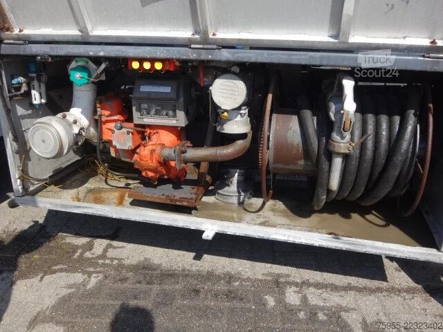 Cisterna Renault Midlum 210 feultanktruck,manualpomp,steelsprings