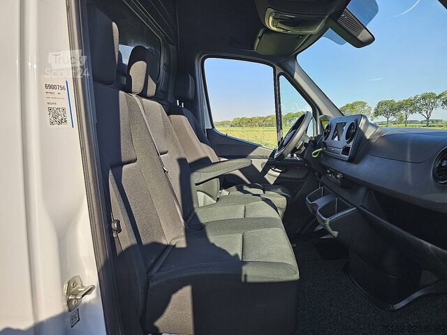 Bestelauto MERCEDES-BENZ SPRINTER 317 L2H2 RWD Automaat