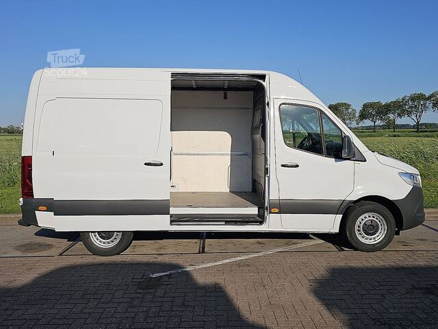 Bestelauto MERCEDES-BENZ SPRINTER 317 L2H2 RWD Automaat