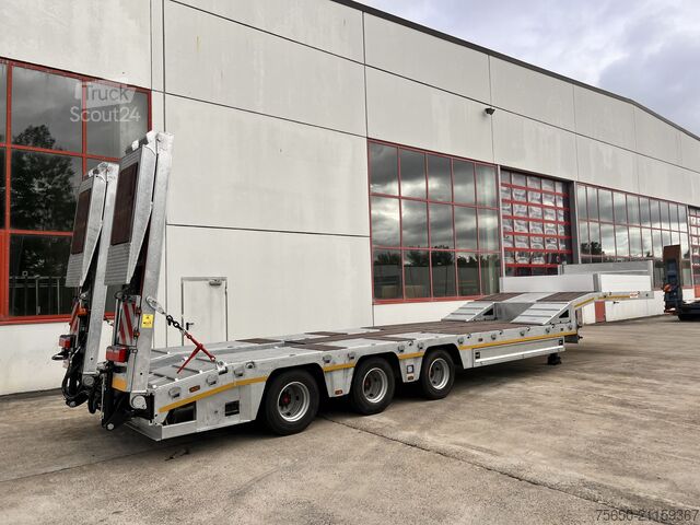 Нискорамно полуремарке Möslein ST 3  3 Achs Satteltieflader neu