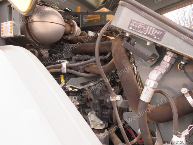 Kerekes rakodó KRAMER 8155