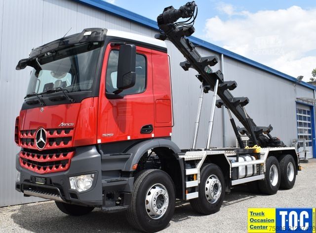 Kamion s kipom s pomičnim kontejnerom MERCEDES-BENZ Arocs 3251 E6 8x4 AHK Retarder Kettengerät