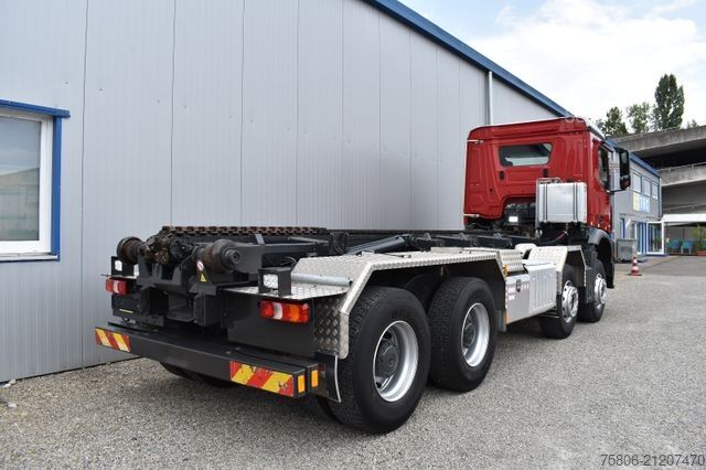 Kamion s kipom s pomičnim kontejnerom MERCEDES-BENZ Arocs 3251 E6 8x4 AHK Retarder Kettengerät