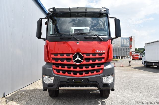 Kamion s kipom s pomičnim kontejnerom MERCEDES-BENZ Arocs 3251 E6 8x4 AHK Retarder Kettengerät
