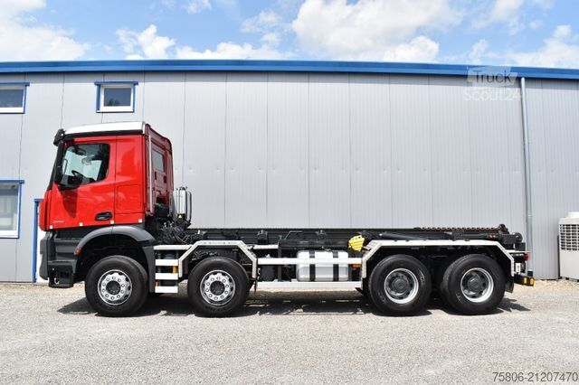 Kamion s kipom s pomičnim kontejnerom MERCEDES-BENZ Arocs 3251 E6 8x4 AHK Retarder Kettengerät