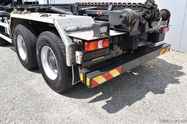 Kamion s kipom s pomičnim kontejnerom MERCEDES-BENZ Arocs 3251 E6 8x4 AHK Retarder Kettengerät