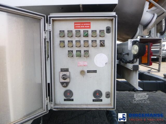 Saugfahrzeug Mercedes Actros 3241 8x4 RHD Huwer vacuum tank / hydroc...