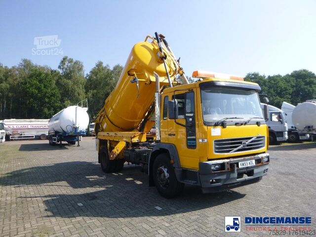 Vehículo de succión Volvo FL6 4x2 RHD Whale vacuum tank 8 m3
