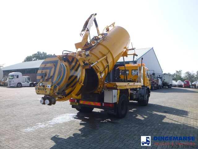 Vehículo de succión Volvo FL6 4x2 RHD Whale vacuum tank 8 m3