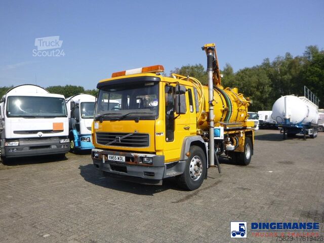 Vehículo de succión Volvo FL6 4x2 RHD Whale vacuum tank 8 m3