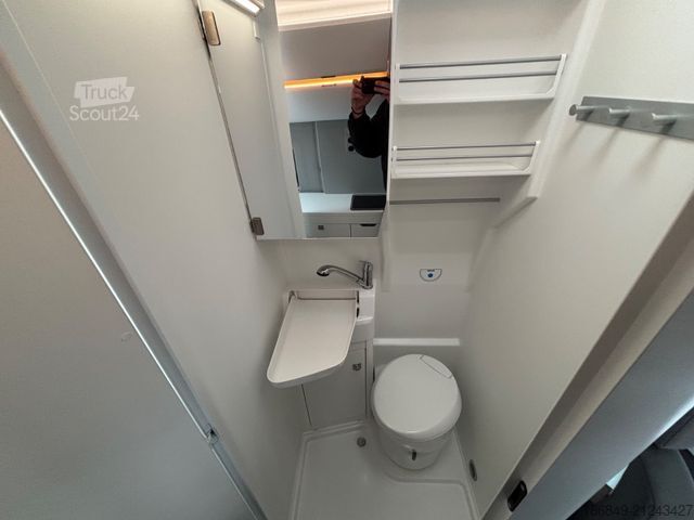 Campervan VOLKSWAGEN Grand California 680 2,0TDI-177 LED + ACC 1. Hd.