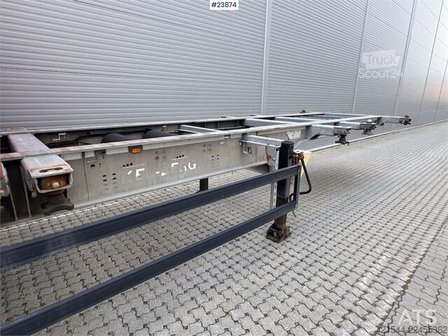 Transporte de contenedores Kel-Berg Containersemi