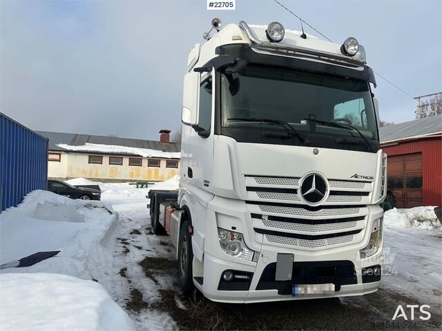 BDF-system Mercedes-Benz Actros 2551 6x2 Container Truck - ADR Rigged - San