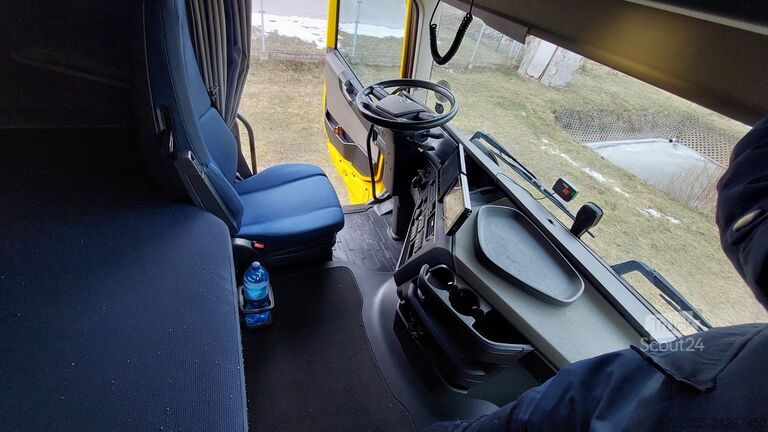 Standardni vlačilec Volvo FH