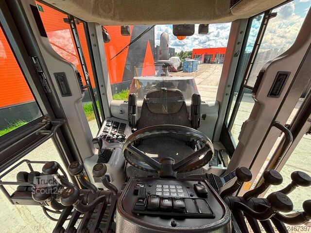 Greyder Volvo G960 AC / RIPPER / CE !