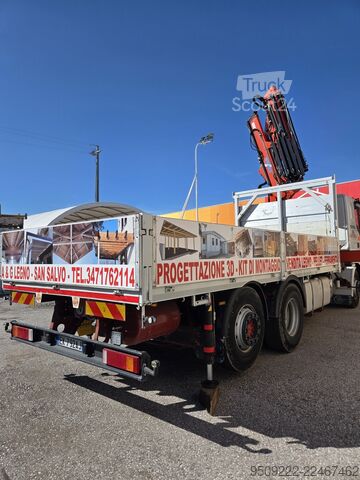 Gru montata su autocarro Iveco stralis