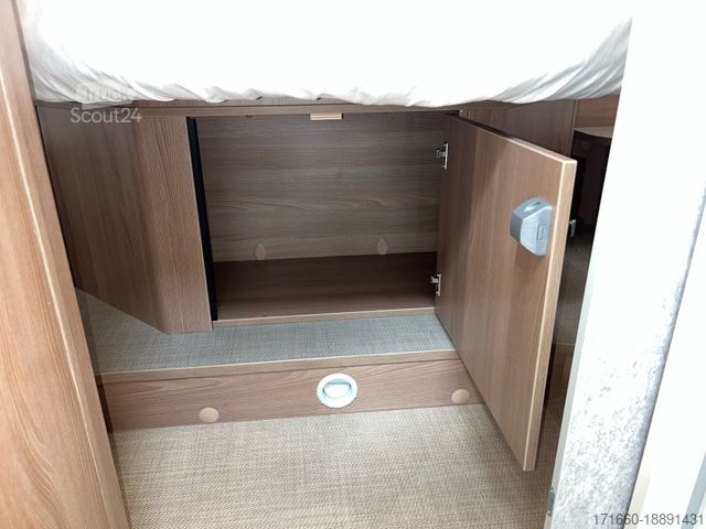 Polintegriran avtodom BÜRSTNER Lyseo TD 736