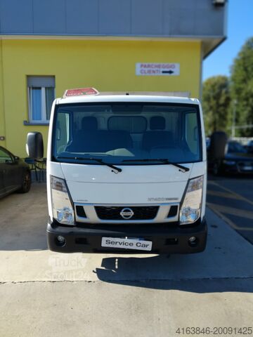Nissan NT 400 camion cu platformă fixă Nissan nt 400
