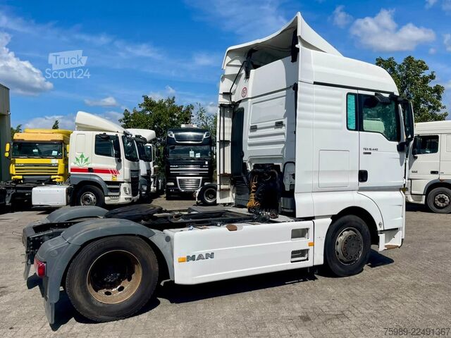 Standardni SZM MAN TGX 18.440 RETARDER, FRIGO, 2 beds