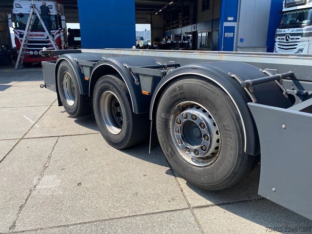 Standard-SZM DAF XF 480 H4KN3 / SC / 8x2 / 20FT Container chassi...