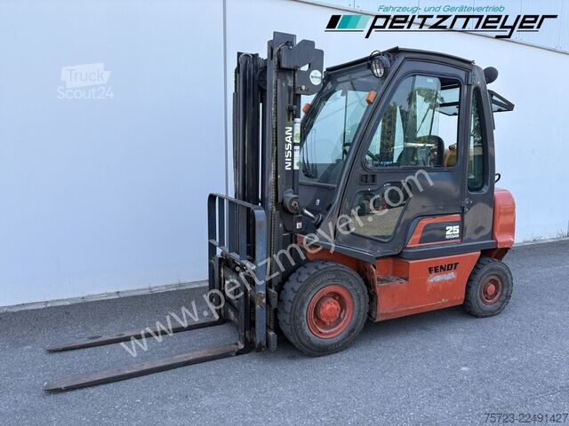 Frontgaffeltruck Nissan Gabelstapler 2,5 t. Gas mit Kabine und Heizung