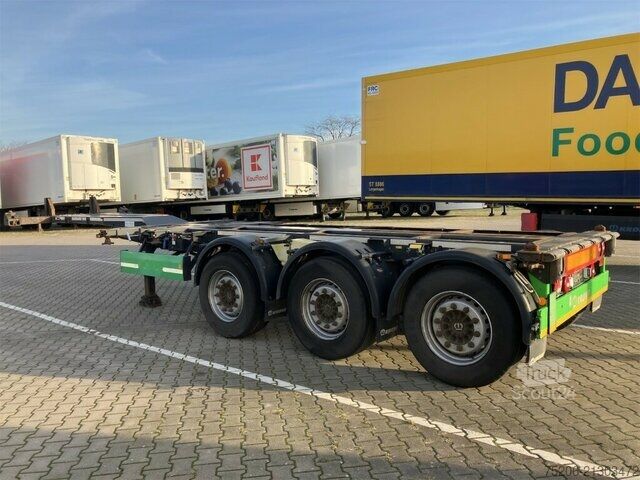 Değişebilir kasalı yarı römork Krone Box Liner TU70