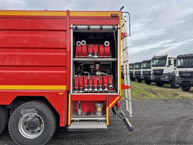 Hasičské auto MAN TGS 33.400 BB CH Fire Fighter Truck (14 units)