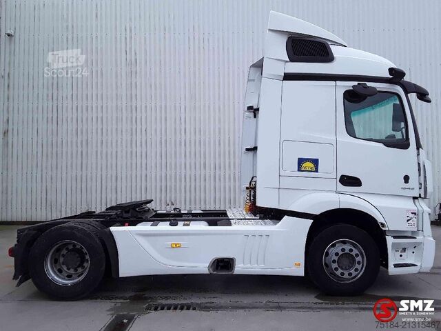 Tracteur standard Mercedes Actros 1845