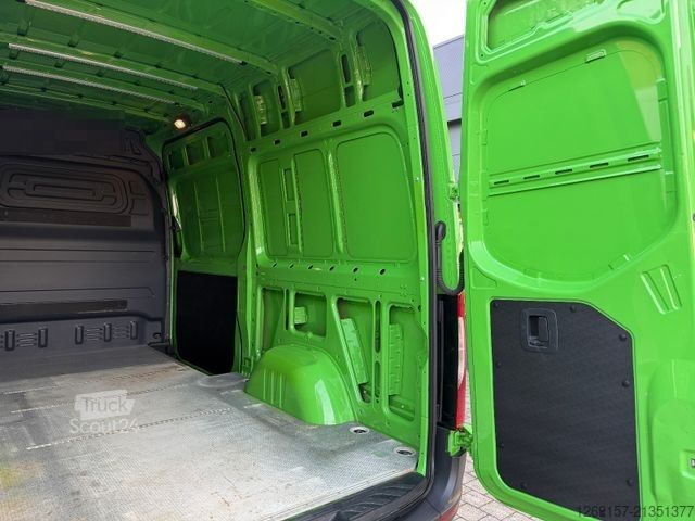 Фургон з високим дахом MERCEDES-BENZ Sprinter 319 CDI V6 Kasten L2H2 RWD Navi Automat