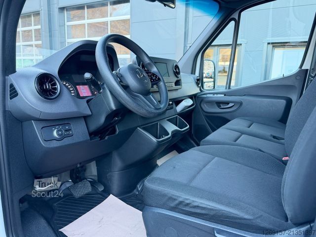 Мікроавтобус MERCEDES-BENZ Sprinter 317 CDI Tourer RWD 9 Sitze Navi + Autom