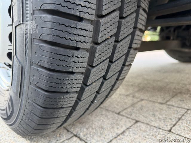 Пікап-фургон MERCEDES-BENZ Sprinter Pritsche 211/311CDI FWD L2 Navi + Klima