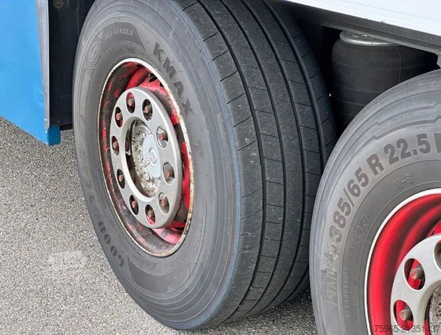 Semi-reboque frigorífico SCHMITZ CARGOBULL SKO 24 THERMO KING SLX 200 ONLY 3645 ENGINE HOUR