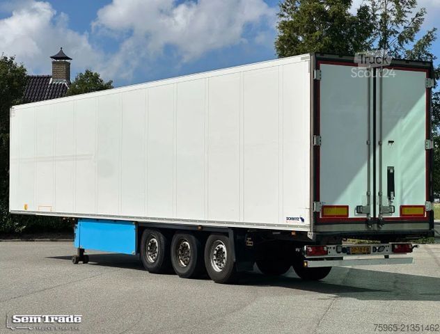Køletrailer SCHMITZ CARGOBULL SCB*S3B THERMO KING SLXe 300 LIFT AXLE HOLLAND-T