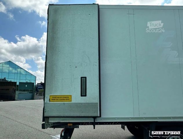 Køletrailer SCHMITZ CARGOBULL SCB*S3B THERMO KING SLXe 300 LIFT AXLE HOLLAND-T