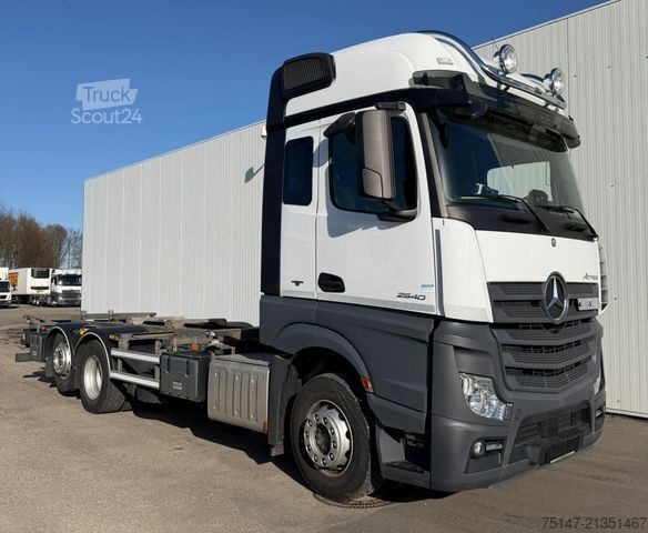 Podwozie ciężarówki MERCEDES-BENZ 2540 L Actros 6x2 Fahrschule 5-Sitzer Liftachse