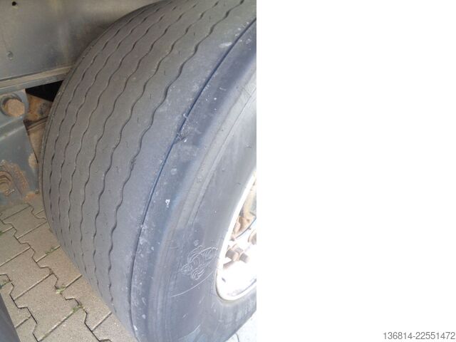 Nyitott ponyvás félpótkocsi KÖGEL S24-1 Mega Liftachse 445/45 R19,5