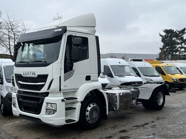 Lastbilchassi IVECO Stralis AD190S31 4,2mRdst Klimaaut. Intander ACC