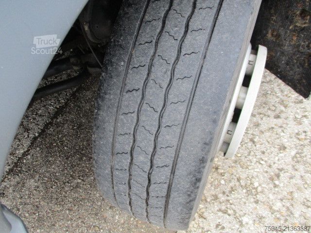 Вантажівка з платформою і тентом RENAULT D12/280, LBW, TÜV 03/2026